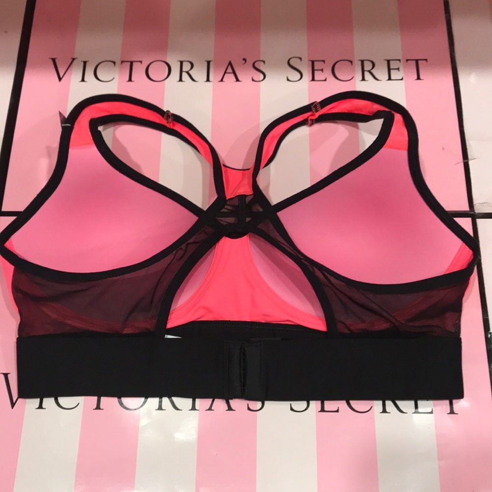 PINK Victoria’s Secret Sports Bra Racerback - Picture 2 of 6
